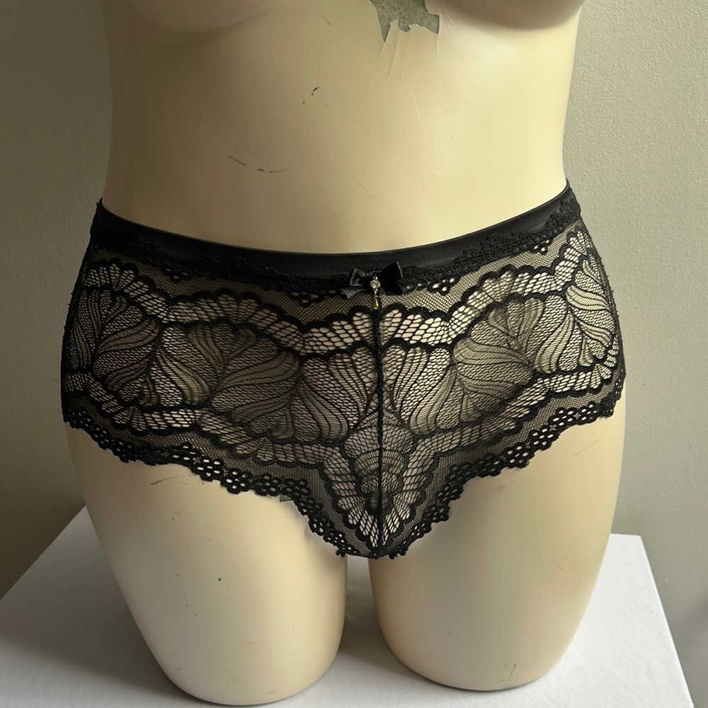 La Vie En Rose Panties Black Lace .